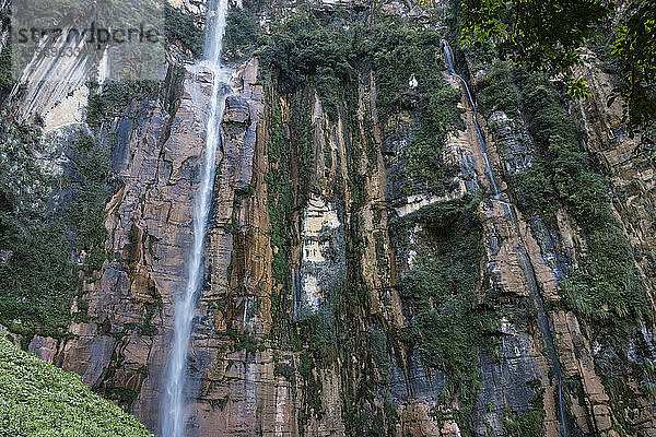 Yumbilla Falls in der Nähe der Stadt Cuispes in der nördlichen peruanischen Amazonasregion  der fünfthöchste Wasserfall der Welt.