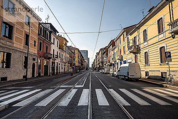 Leere Straßen in der Stadt Mailand während der Sperrzeit des Corona-Virus