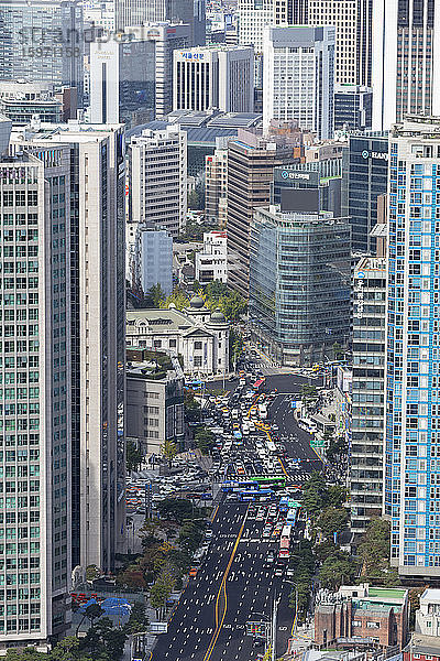 Luftaufnahme von Wolkenkratzern und Verkehr  Seoul  Südkorea  Asien