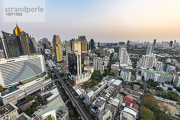 Skyline von Bangkok  Thailand  Südostasien  Asien