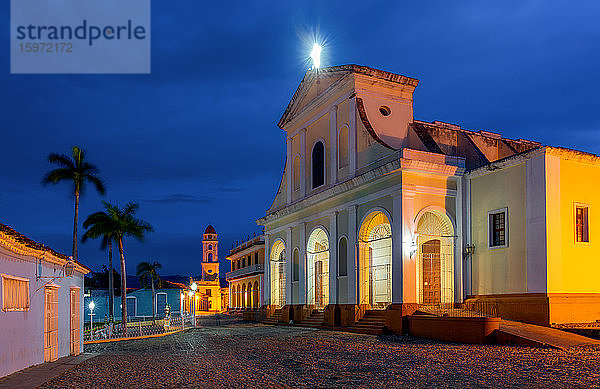 Kathedrale Santisima Trinidad  Plaza Mayor  Trinidad  UNESCO-Weltkulturerbe  Provinz Sancti Spiritus  Kuba  Westindische Inseln  Karibik  Mittelamerika