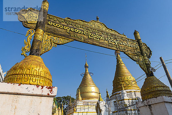 Lawka Tharahpu Pagode  Inwa (Ava)  Mandalay  Myanmar (Burma)  Asien