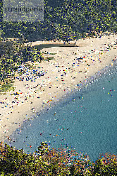 Erhöhte Ansicht des Hai Nan Strandes  Phuket  Thailand  Südostasien  Asien