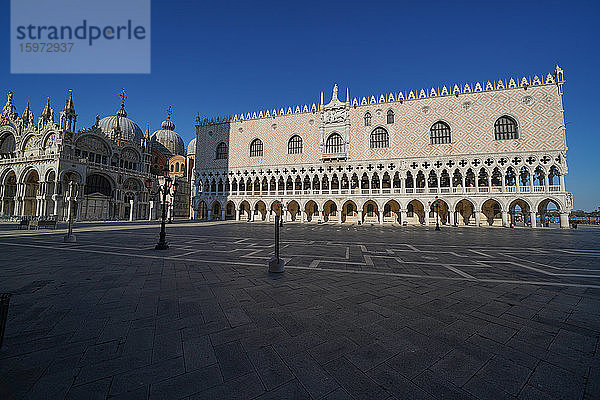 Dogenpalast von Venedig während der Sperrung des Coronavirus  Venedig  UNESCO-Weltkulturerbe  Venetien  Italien  Europa