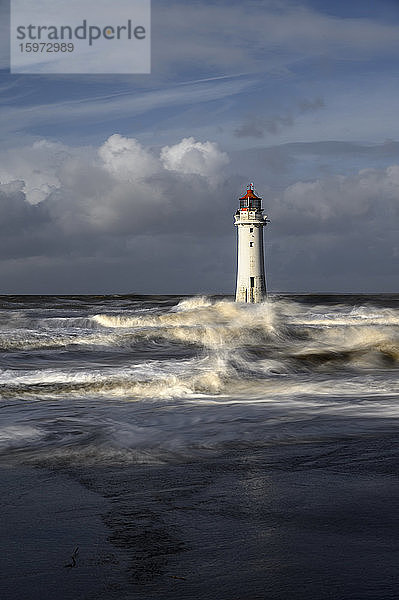 Leuchtturm New Brighton bei stürmischem Wetter  The Wirral  Cheshire  England  Vereinigtes Königreich  Europa