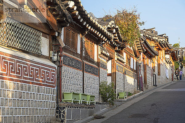Traditionelle Häuser im Dorf Bukchon Hanok  Seoul  Südkorea  Asien