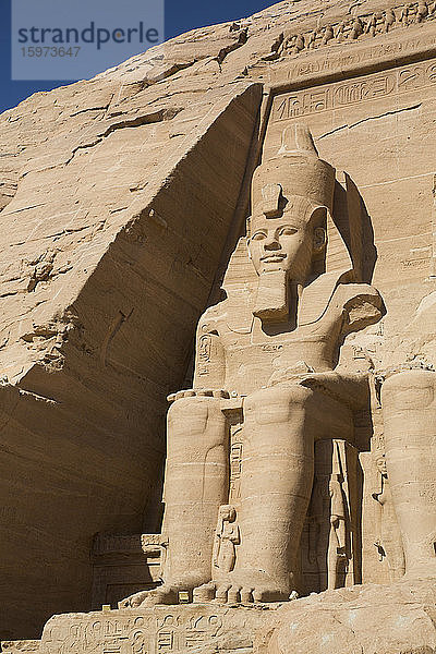 Ramses-II-Statue  Ramses-II-Tempel  UNESCO-Weltkulturerbe  Abu Simbel  Nubien  Ägypten  Nordafrika  Afrika
