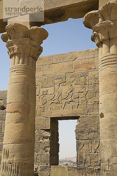 Säulen  Vestibül von Nectanebo  Tempel der Isis  UNESCO-Weltkulturerbe  Insel Philae  Assuan  Nubien  Ägypten  Nordafrika  Afrika