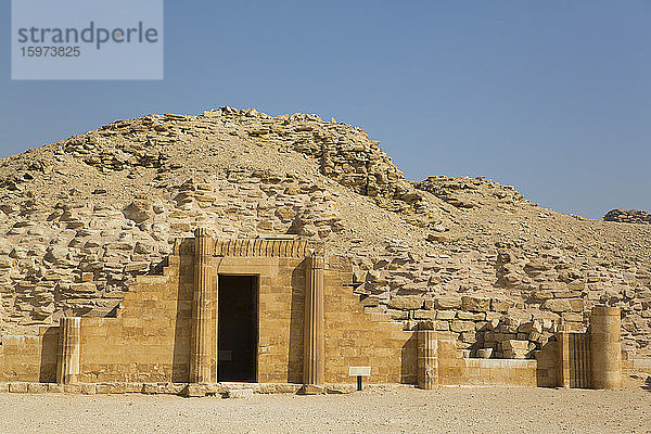 Eingang  Pavillon des Südens  Stufenpyramidenkomplex  UNESCO-Weltkulturerbe  Saqqara  Ägypten  Nordafrika  Afrika