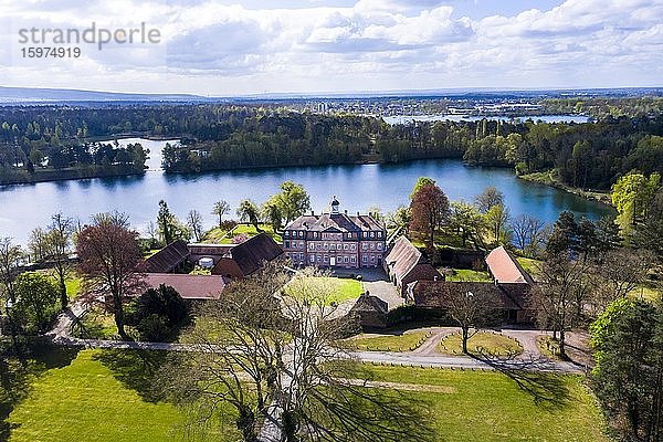 Luftaufnahmen  Schloss Emmerichshofen an der Kahler Seenplatte  Alzenau  Hessen  Deutschland  Europa