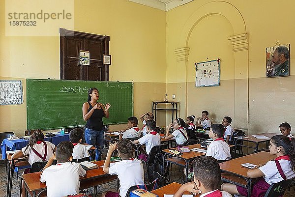 Grundschule in Baracoa  Kuba  Mittelamerika