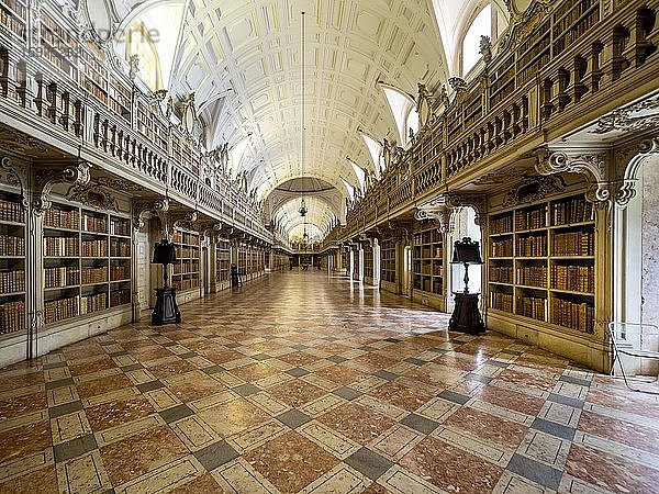 Palácio Nacional de Mafra oder Nationalpalast von Mafra  Innenansicht  Mafra  Portugal  Europa