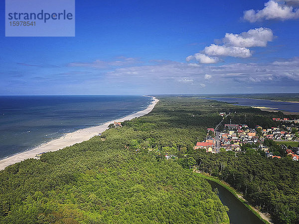 Polen  Pommern  Leba  Luftaufnahme der Küstenlinie im Slowinski-Nationalpark