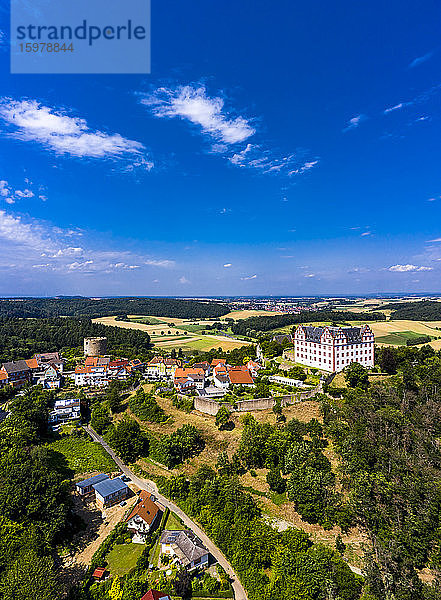 Deutschland  Hessen  Fischbachtal  Luftaufnahme von Schloss und Stadt Lichtenberg