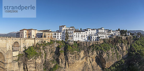 Spanien  Ronda  Altstadt auf einer Klippe