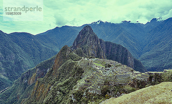 Peru  Machu Pichu  Blick auf Wayna Picchu und Machu Pichu