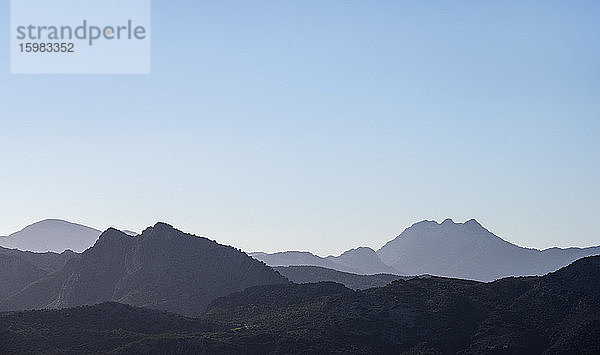 Spanien  Ronda  Sierra de Grazalema unter blauem Himmel