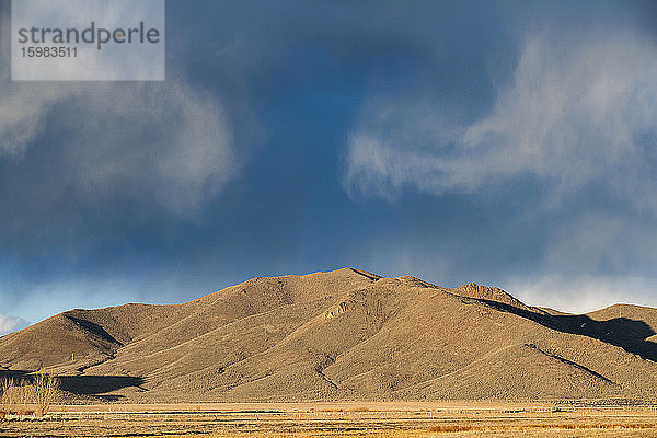 USA  Idaho  Picabo  Dramatischer Himmel über dem Gebirge