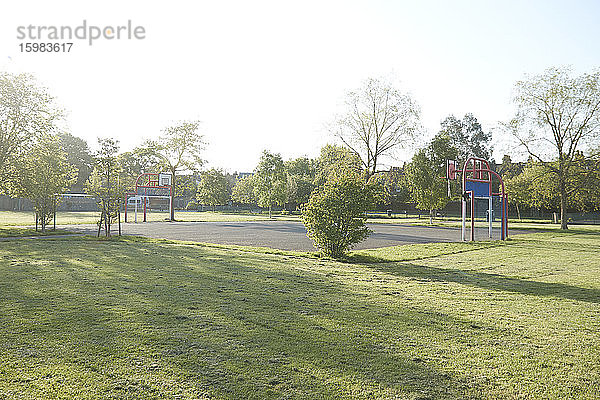 UK  England  London  Leerer Basketballplatz in Colliers Wood