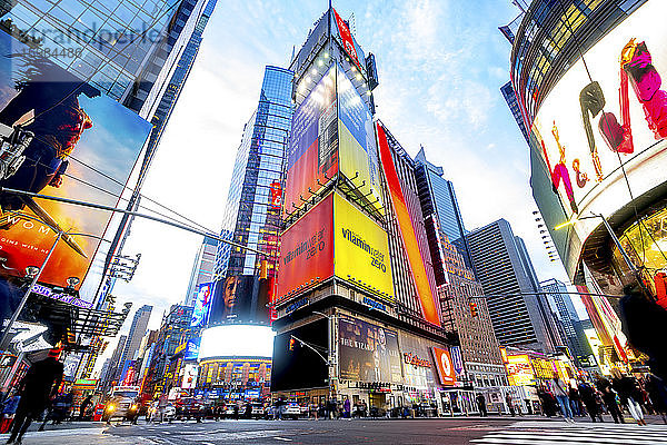 USA  New York  New York City  Straßenkreuzung Times Square