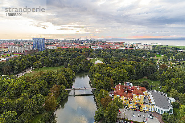 Schweden  Schonen  Malmö  Luftaufnahme von Kungsparken und Casino Cosmopol
