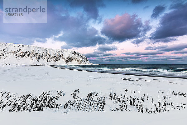 Strand im Winter  Berlevag  Norwegen