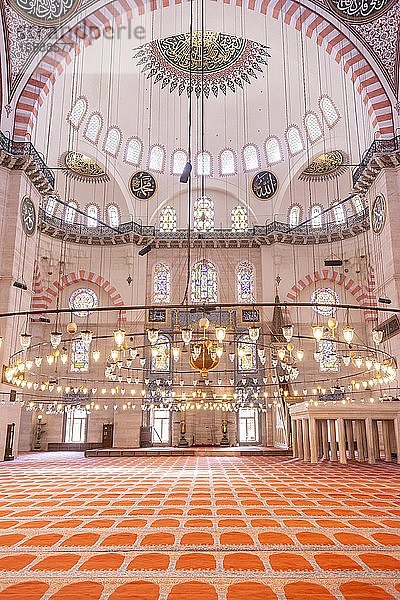 Innenaufnahme mit Kiblawand  Süleymaniye-Moschee  auch Süleymaniye Camii  Suleiman Moschee  Istanbul  Türkei  Asien