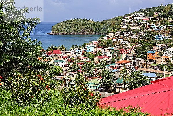 Ortsüberblick des Fischerdorfes Canaries  St. Lucia  Kleine Antillen  Westindische Inseln  Karibik  Mittelamerika
