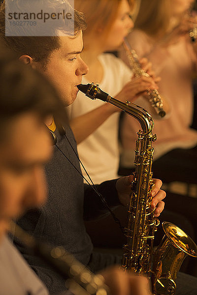 Saxophonisten beim Auftritt