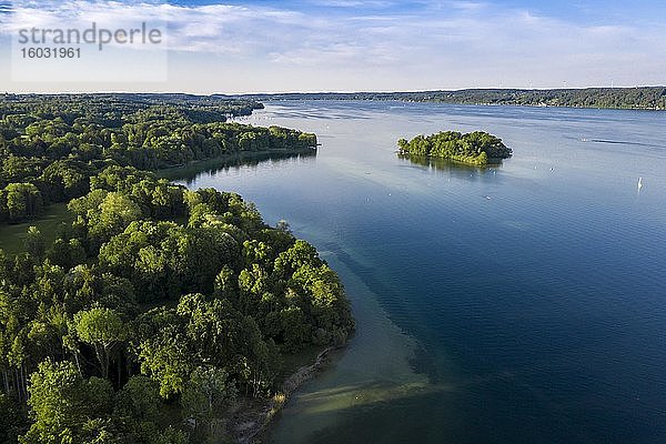 Luftaufnahme der Roseninsel im Starnberger See  Oberbayern  Bayern  Deutschland  Europa