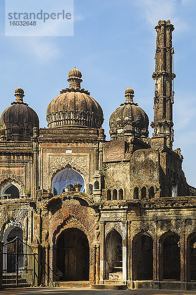Britische Residenz  Antike Moschee  Lucknow  Uttar Pradesh  Indien  Asien