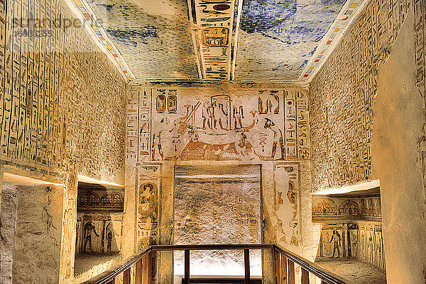 Reliefs und Wandmalereien  Grabmal von Ramses IV  KV2  Tal der Könige  UNESCO-Weltkulturerbe  Luxor  Theben  Ägypten  Nordafrika  Afrika