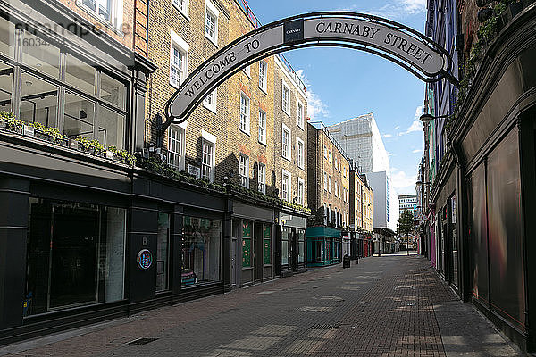 Blick entlang einer leeren Carnaby Street in London während der Corona-Virus-Krise.