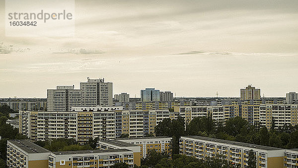 Städtische Mehrfamilienhäuser  Berlin  Deutschland