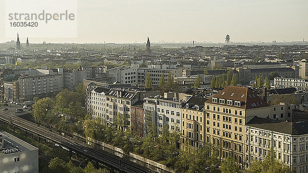 Sonnige Gebäude  Berlin  Deutschland