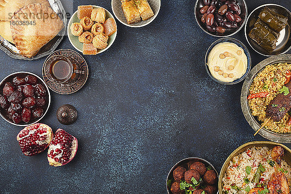 Kareem Iftar Buffet zum Ramadan mit verschiedenen arabischen Gerichten