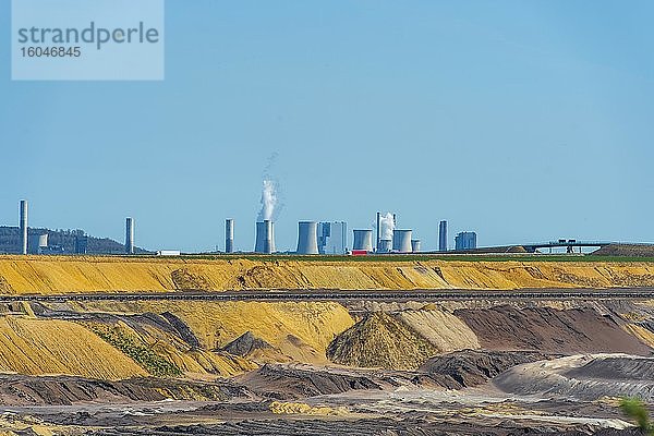 Braunkohletagebau Garzweiler und Kohlekraftwerke  Jüchen  Rheinisches Braunkohlerevier  Nordrhein-Westfalen  Deutschland  Europa