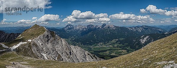 Bergpanorama  Berggipfel in den Alpen  Riffl und Haller Mauern  Gesäuse  Steiermark  Österreich  Europa