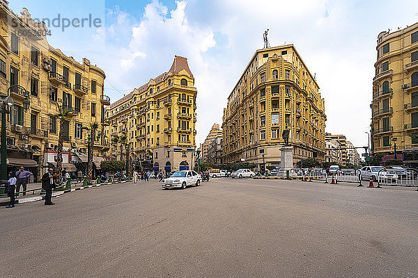 Ägypten  Kairo  Alte Gebäude am Talaat-Harb-Platz
