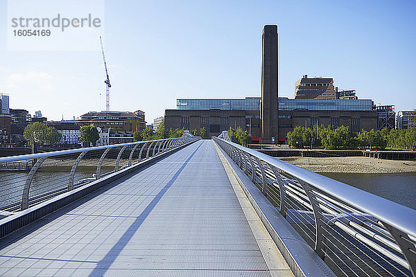 UK  England  London  Leere Millennium-Brücke