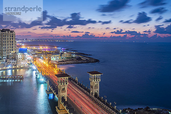 Ägypten  Alexandria  Stanley-Brücke in der Abenddämmerung