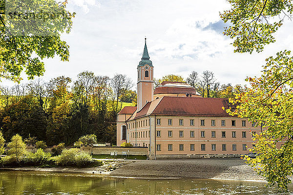 Deutschland  Bayern  Kelheim  Abtei Weltenburg am Donauufer