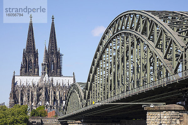 Deutschland  Nordrhein-Westfalen  Rheinland  Köln  Kölner Dom und Hohenzollernbrücke