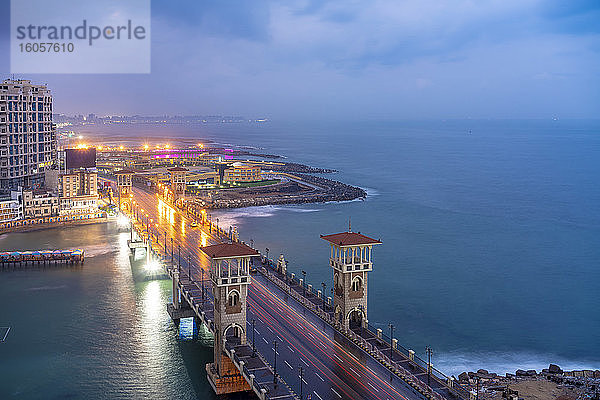 Ägypten  Alexandria  Stanley-Brücke bei Sonnenaufgang