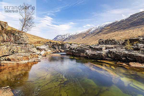 UK  Schottland  Der Fluss Etive fließt durch das schottische Hochland