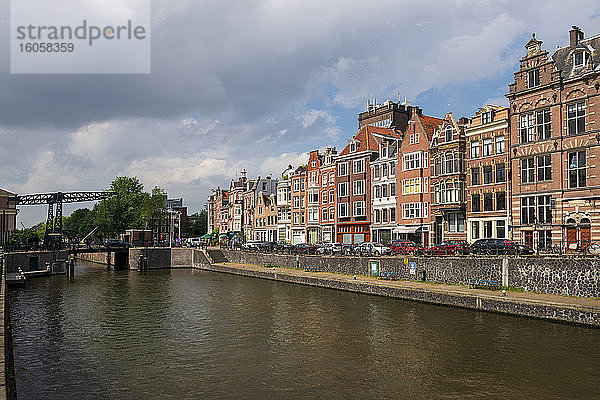 Niederlande  Provinz Nordholland  Amsterdam  Altstadthaus am Schippersgracht-Kanal
