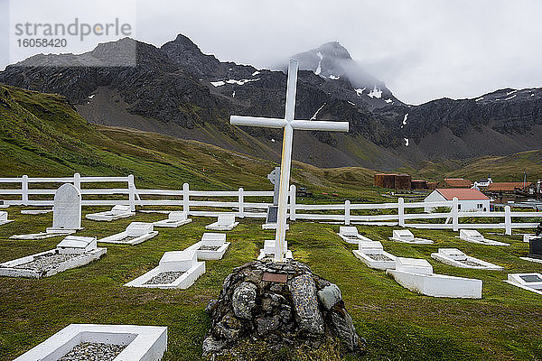 UK  Südgeorgien und Südliche Sandwichinseln  Grytviken  Abgelegener Friedhof in der Antarktis