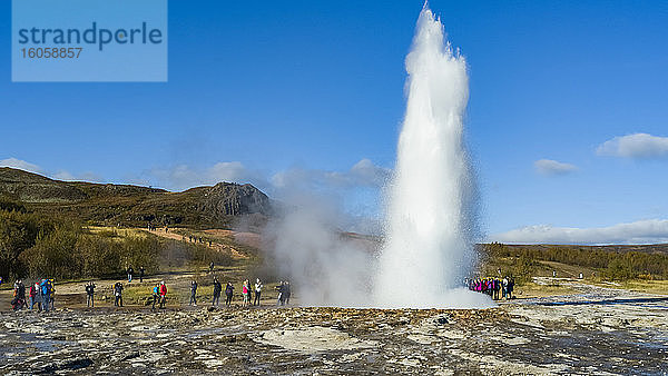 Geysir  oder auch bekannt als der große Geysir   war der erste in einer gedruckten Quelle beschriebene Geysir und der erste  der den modernen Europäern bekannt war; Blaskogabyggo  Südliche Region  Island