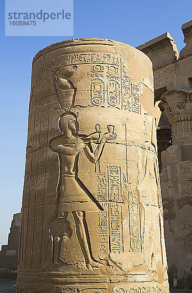 Säule mit Reliefs  Tempel von Sobek und Haroeris; Kom Ombo  Ägypten