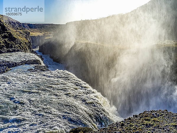 Gullfoss-Wasserfall  einer der ikonischsten und beliebtesten Wasserfälle Islands; Blaskogabyggo  Südliche Region  Island